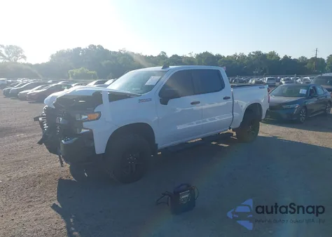 2021 Chevrolet Silverado 1500 4Wd Short Bed Custom Trail Boss z USA, uszkodzony, nr VIN 1GCPYCEF1MZ315493